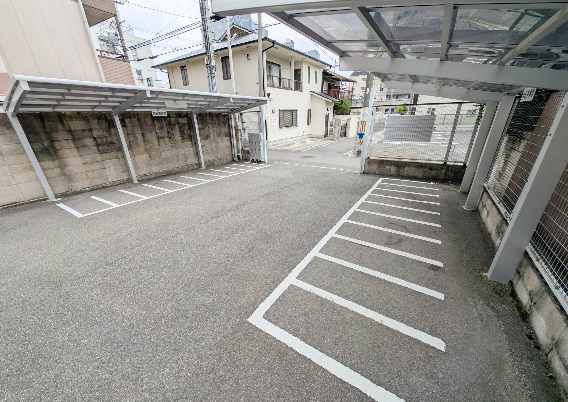 外観：自転車置場の写真